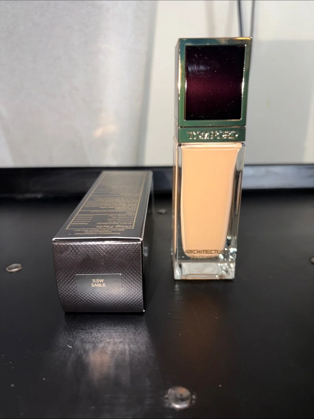Tom Ford Liquid Foundation - Beige with Gold Cap